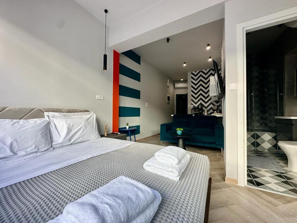 Ermou Funky Lofts Apartment เอเธนส์ ภายนอก รูปภาพ